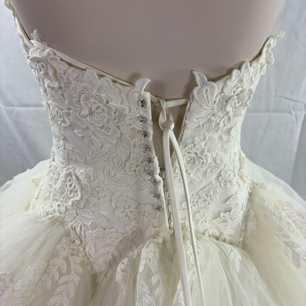 Maggie Sottero Wedding Dress - Picture 7 of 8
